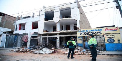 Peru'da bir caddede meydana gelen patlamada 11 kişi yaralandı