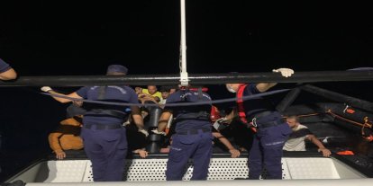 Muğla açıklarında 56 düzensiz göçmen yakalandı