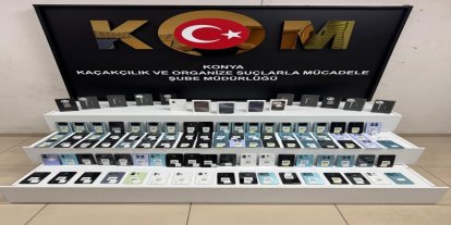 Konya'da kaçak telefon operasyonu: 2,5 milyon liralık cihaz ele geçirildi