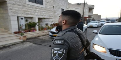 Aksa Tufanı'nda mücahitlerle çatışmaya giren işgal polisi intihar etti