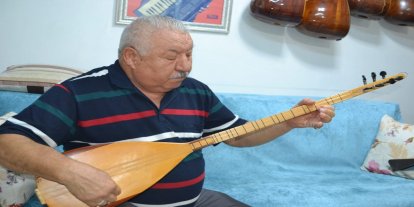 Bursa'da notalarla örülen 50 yıllık bir ömür: Müziğin ruhuyla yaşayan usta