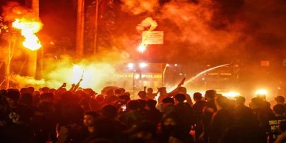 Endonezya'da protestolara yol açan milletvekili ödenekleri iptal edildi