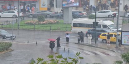 Bursa’da sağanak yağış etkili oluyor