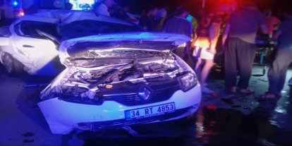 Malatya'da 2 otomobil çarpıştı: 3 yaralı