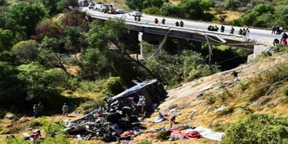 Meksika'da trafik kazası: 15 ölü, 3 yaralı