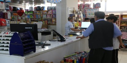 Şanlıurfa’da kırtasiye esnafı, okul sezonu hareketliliği ve fiyat artışlarıyla baş etmeye çalışıyor