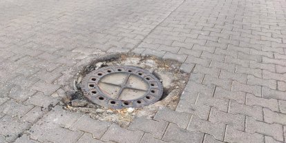 Bingöl’de kırılan kanalizasyon kapağı tehlike oluşturuyor
