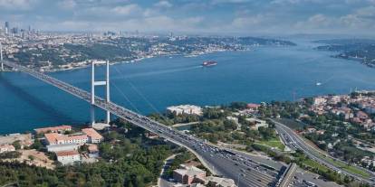 İstanbul Boğazı'nda gemi trafiği durduruldu
