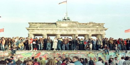 Berlin Duvarı'nın Yıkılışı ve 2+4 Antlaşması: Alman Birleşmesinin Tarihi