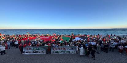 Antalya'da binlerce kişi Gazze'ye destek için yürüdü