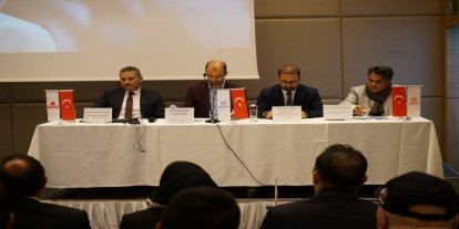 Malatya'da bağımlılıkla mücadele, aile ve medya okuryazarlığı paneline yoğun ilgi