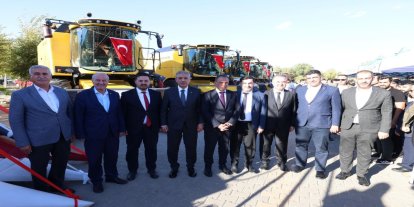 Mardin’de 16 kooperatife 30 biçerdöver teslim edildi