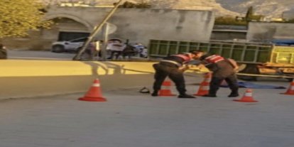 Adana'da tarihi köprüde feci kaza: 1 ölü