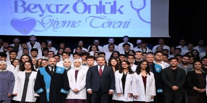 Beyaz Önlük Giyme Töreni'nde Gazzeli sağlık çalışanlarının fedakarlığına dikkat çekildi