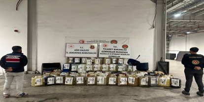 Ağrı'da yapılan operasyonda 1 ton sıvı metamfetamin ele geçirildi