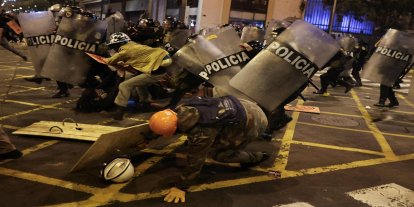 Peru'da hükümet karşıtı protesto: 1 ölü, 102 yaralı