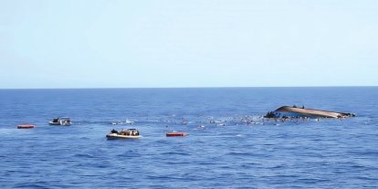 İtalya açıklarında yeni göçmen trajedisi: 91 kişi kurtarıldı, 2 kişi hayatını kaybetti