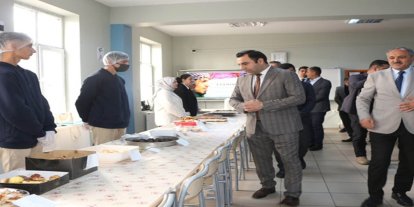 Karlıova’da Şehit Hacı Alan Anadolu İmam Hatip Lisesi'nde Gazze yararına kermes düzenlendi