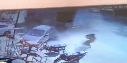 Hindistan'da kamyon, araçları ve yayaları biçti: 13 ölü