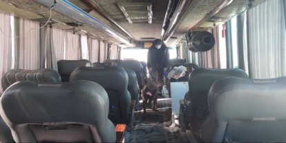 İran plakalı yolcu otobüsündeki yangın tüplerinin içinde uyuşturucu çıktı