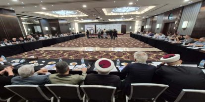 Beyrut'ta "Direnişi destekleme belgesi: Direnişin silahı, ümmetin onurudur