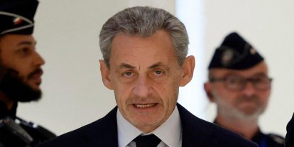 Sarkozy, Libya fonları skandalında cezaevinden şartlı tahliye edildi