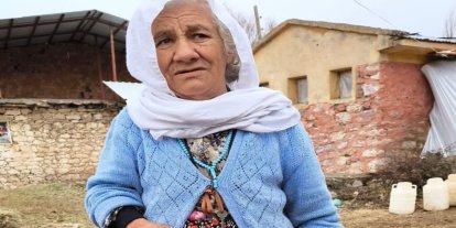 Tilkiyi eliyle yakalayan 80 yaşındaki kadın vefat etti