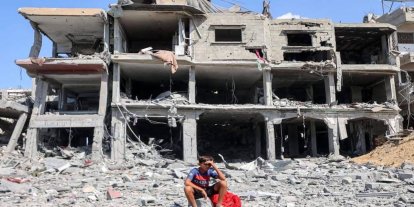 Siyonist rejimin Gazze'ye saldırıları sürüyor: "Sarı hattın" gerisi yeniden vuruldu