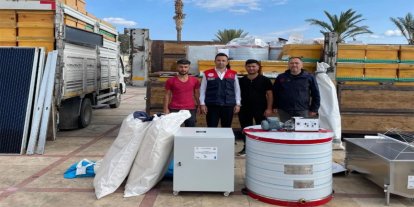 Aydıncık’ta genç arıcılara ekipman desteği