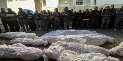 İşgalcilerin Gazze Şeridi'ndeki yerleşim yerlerine yönelik saldırılarında şehitler var