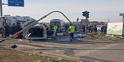 Diyarbakır’da 3 aracın karıştığı kaza: 2 ölü, 3 yaralı