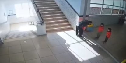 Nefes borusuna yiyecek kaçan öğrenci Heimlich manevrası ile kurtarıldı