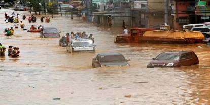Tayland son 300 yılın yağış rekoru kırıldı
