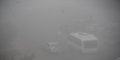 Batman'da yoğun sis: Görüş mesafesi metreleri buldu