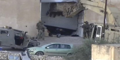 İşgal rejimi Cenin’de iki genci teslim olmalarına rağmen yargısız infaz etti