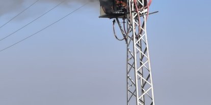 Batman'da kum ocağı yakınındaki trafo alev aldı