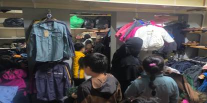 Umut Kervanı'ndan Adana'da çocuklara kışlık yardımı