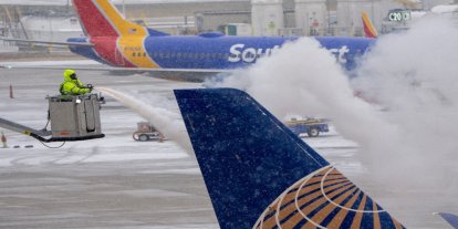 ABD'de yoğun kar yağışı nedeniyle binlerce uçuş iptal edildi