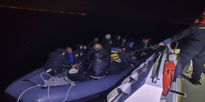 Aydın’da Yunanistan tarafından itilen 31 düzensiz göçmen kurtarıldı