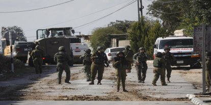 İşgalciler Ramallah'taki kuşatmayı sürdürüyor, Nablus'taki kasabaları helikopterlerle bombalıyor
