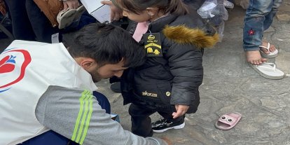 Yetimler Vakfı Afganistan'daki ihtiyaç sahibi çocuklara kışlık yardım ulaştırdı