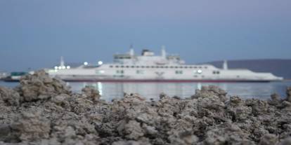Van Gölü’nde sular çekildi, mikrobiyolitler ortaya çıktı