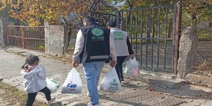 Bingöl'de Umut Kervanı’ndan 203 aileye yardım