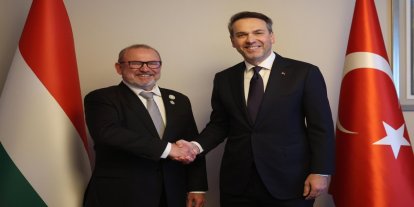 Bakan Bayraktar Macar mevkidaşı Lantos ile görüştü
