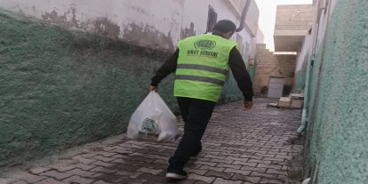 Umut Kervanı Şanlıurfa'da ihtiyaç sahiplerinin yüzünü güldürdü