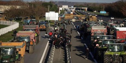 Fransa'da çiftçi eylemleri ülke geneline yayılıyor