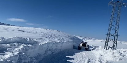 Şırnak’ta kar nedeniyle kapanan köy yolları için çalışmalar sürüyor