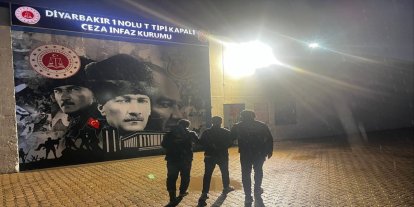 Diyarbakır'da farklı suçlardan aranan 6 firari yakalandı