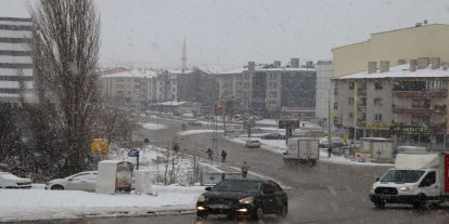Meteoroloji'den kuvvetli sağanak ve kar uyarısı