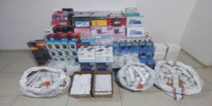 Gaziantep'te yüklü miktarda gümrük kaçağı ürün ele geçirildi